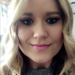 Meet your Posher, Angie